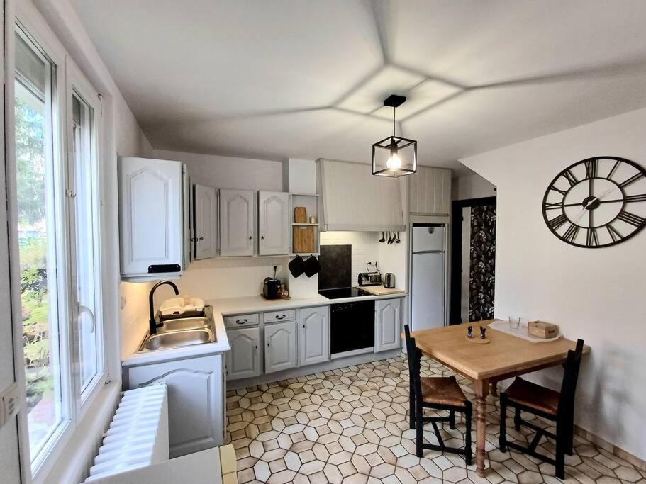 Maison De Village Avec Jardin Torpes  Esterno foto
